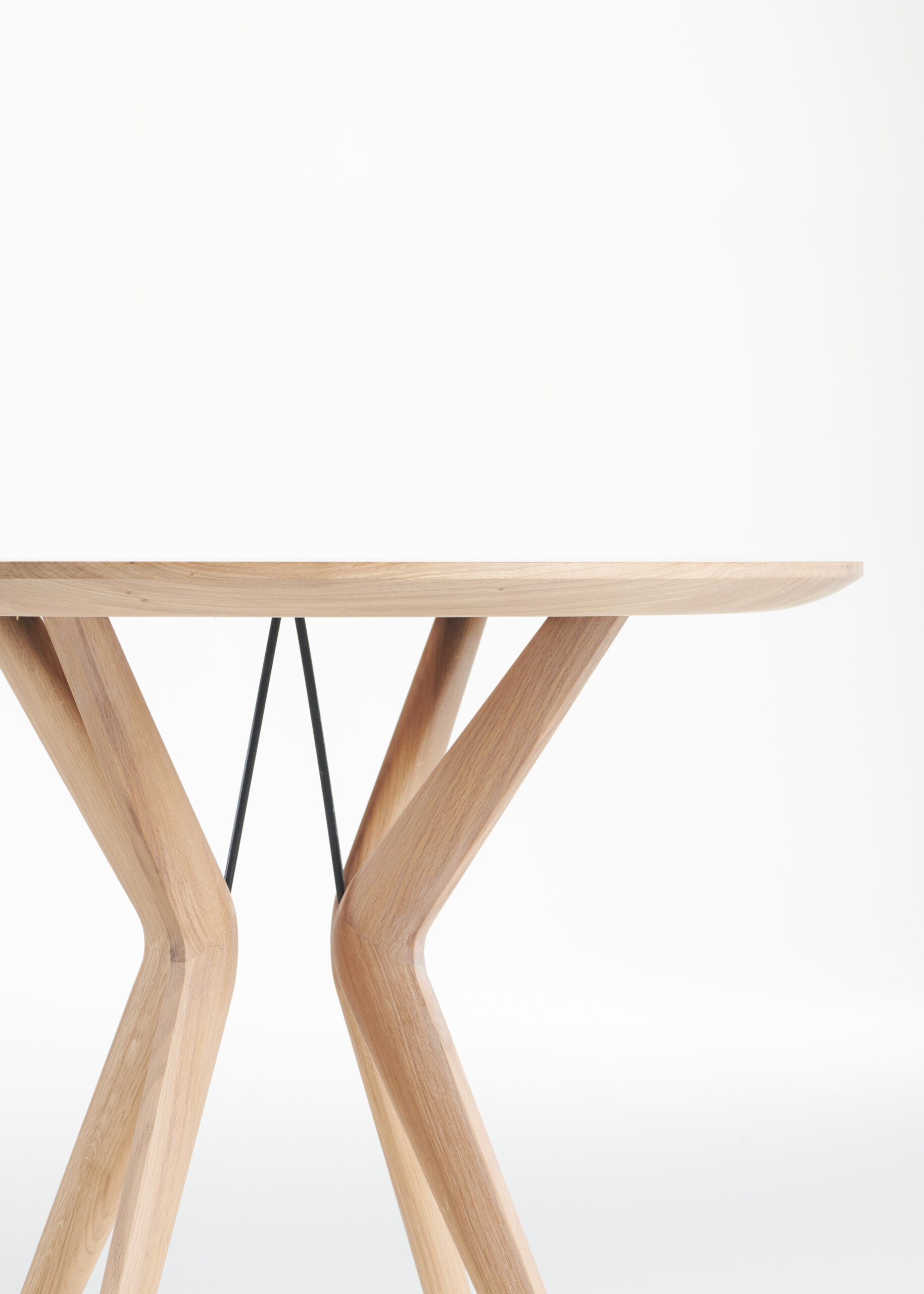 Lakri round table - Image 2