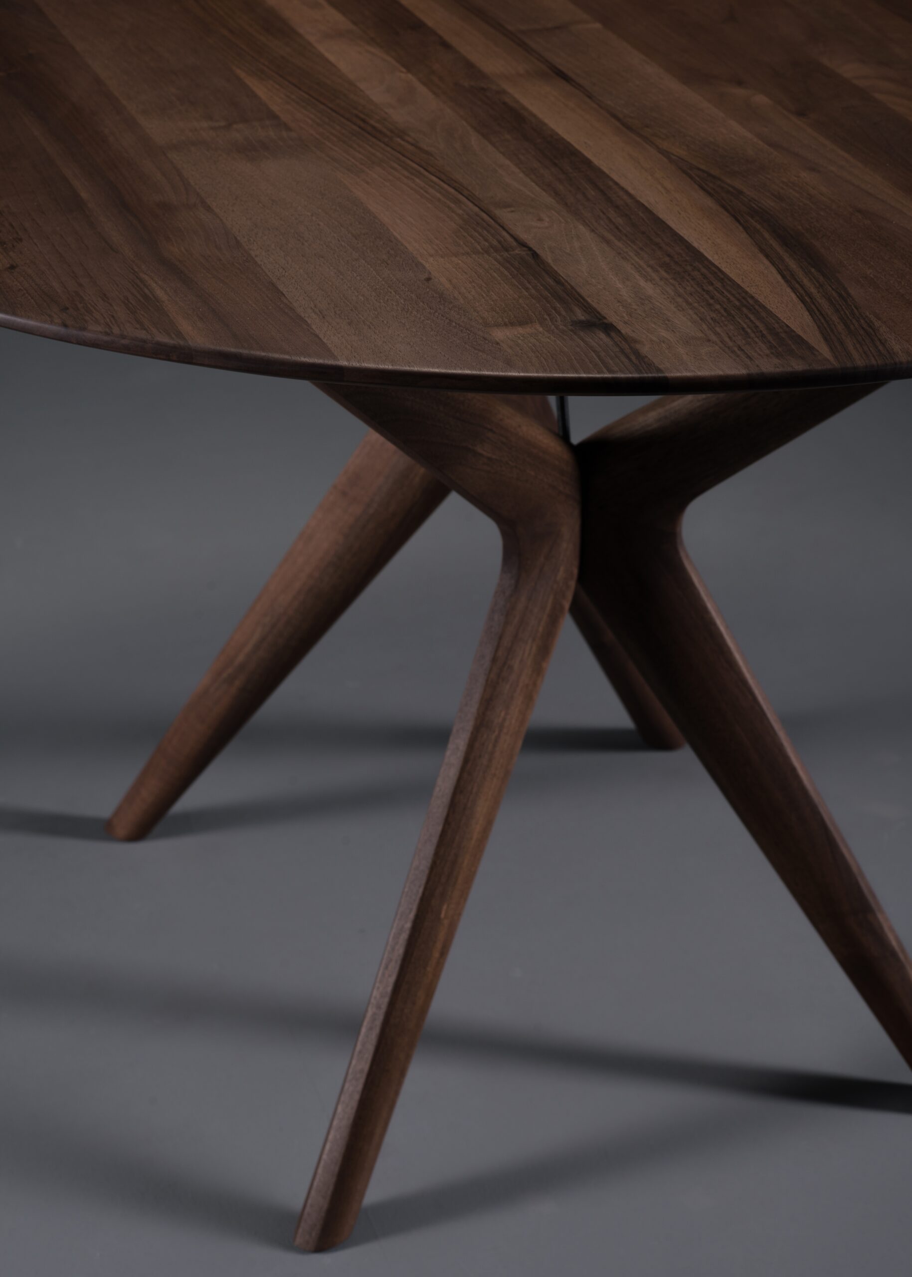 Lakri round table - Image 7