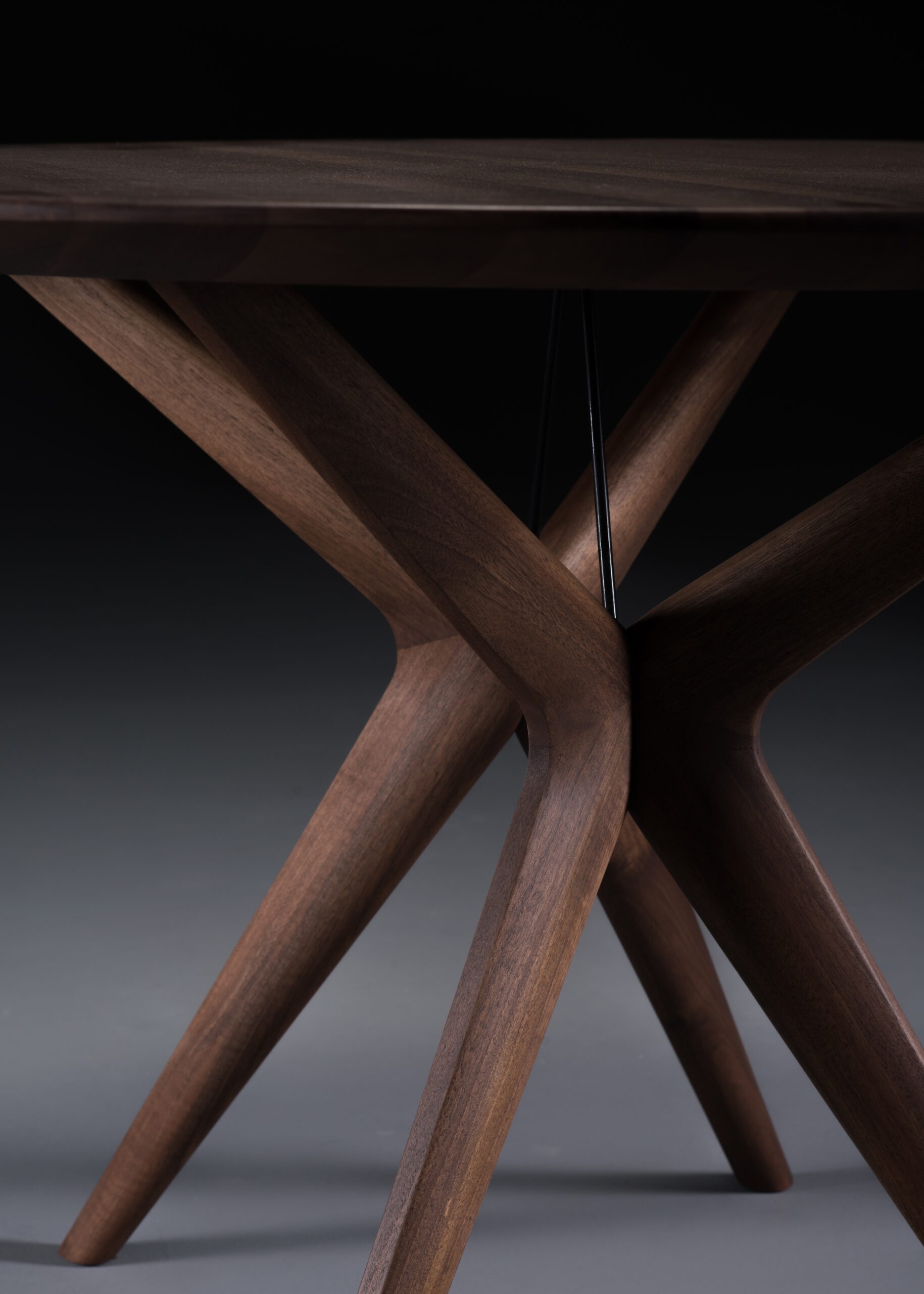 Lakri round table - Image 9