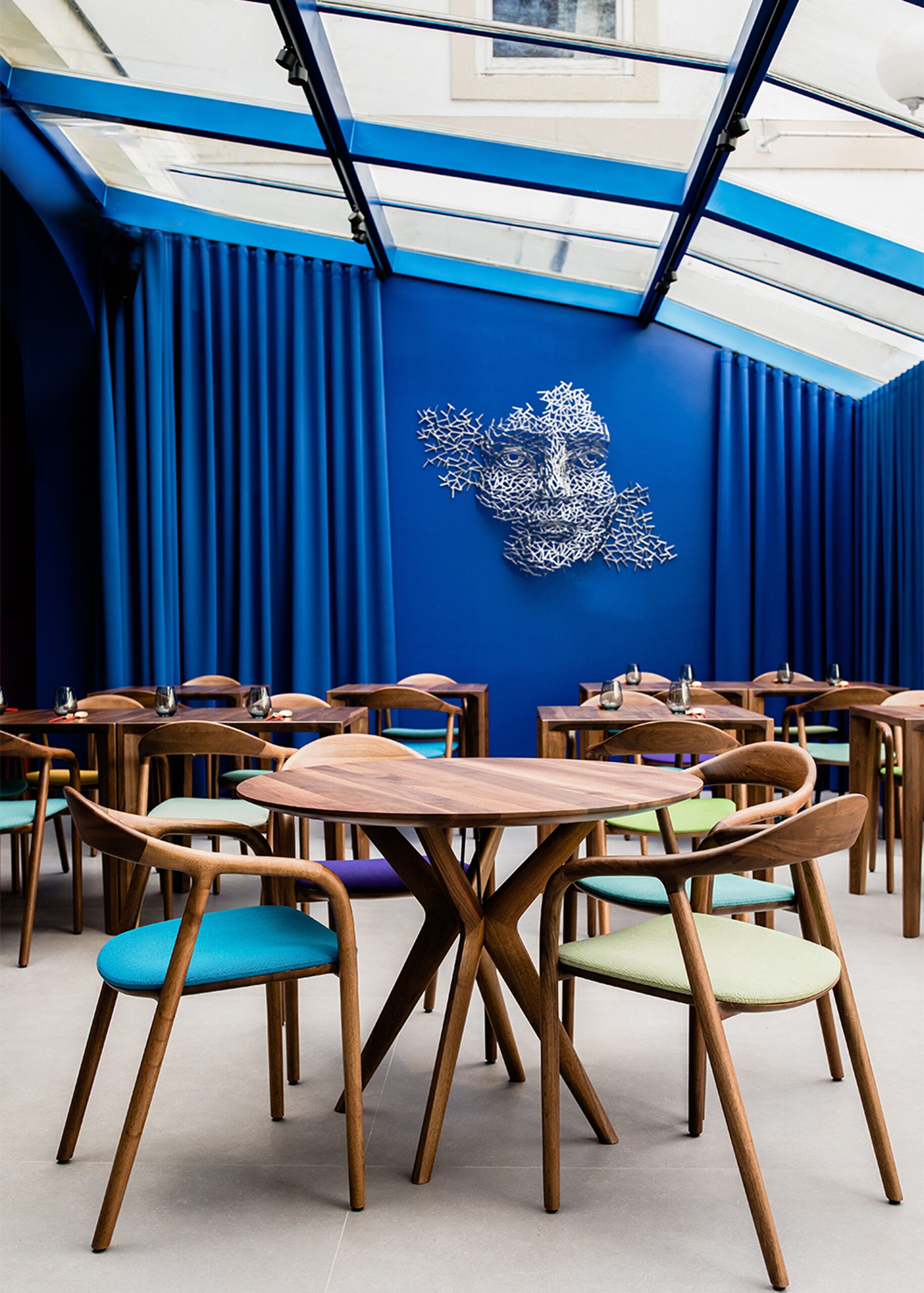 Lakri round table - Image 30