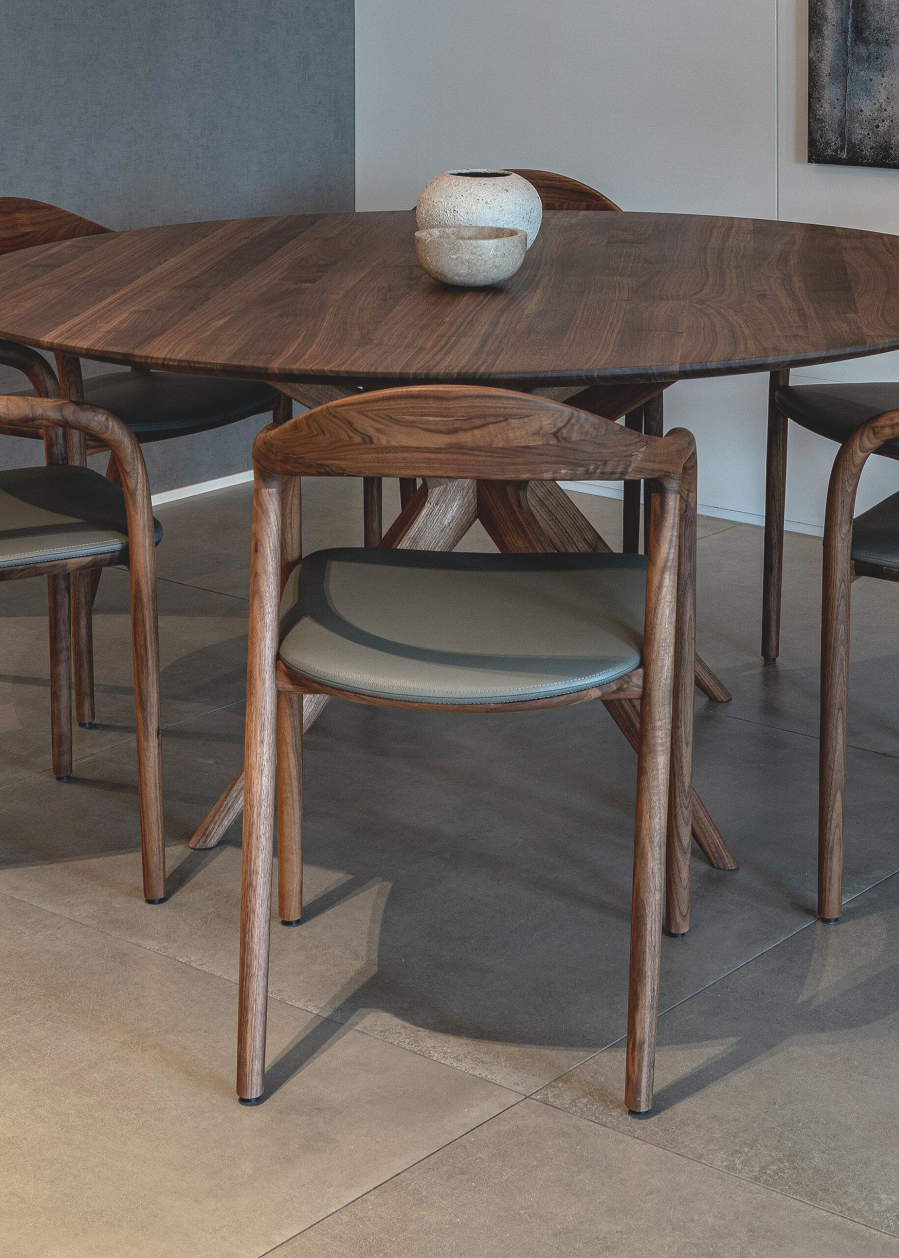 Lakri round table - Image 22