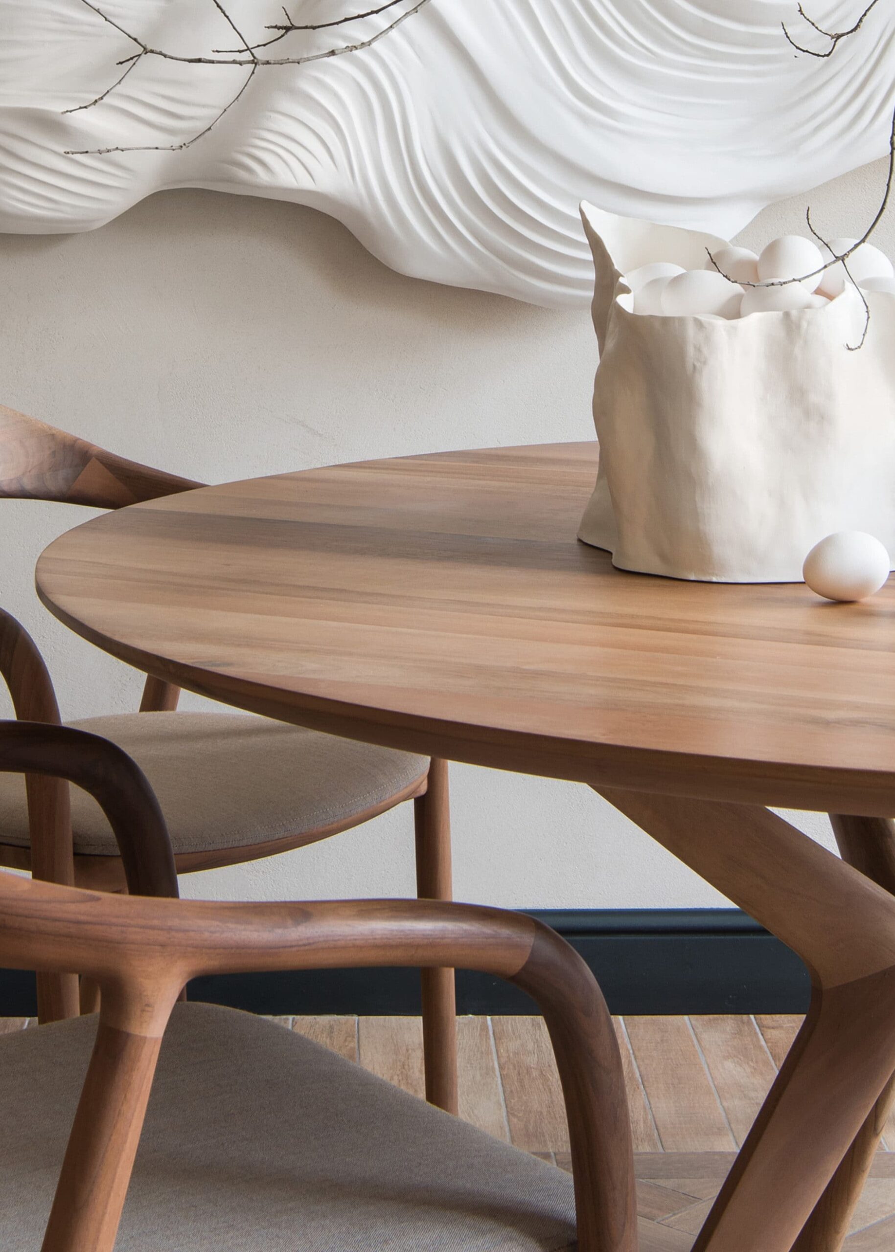 Lakri round table - Image 24