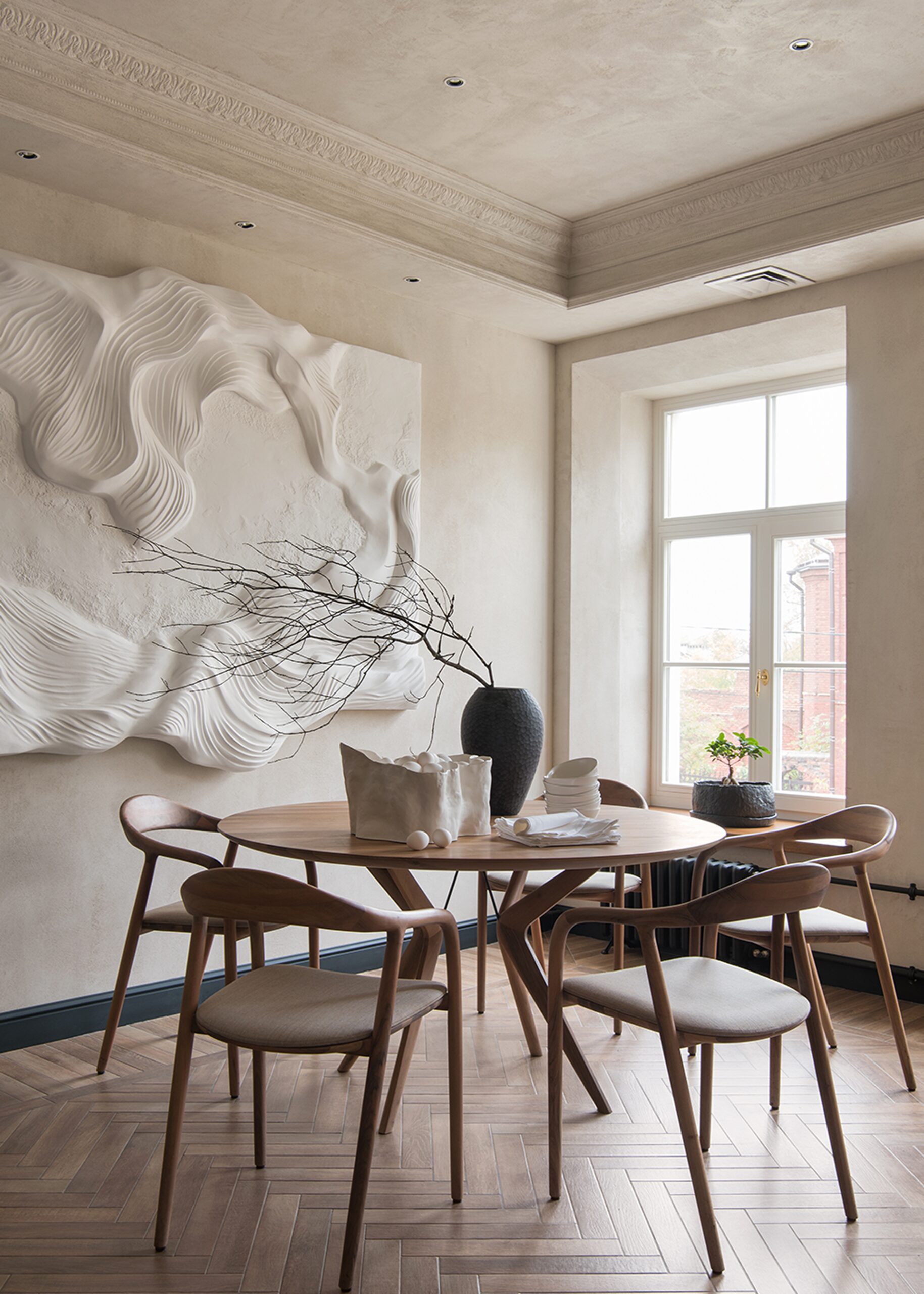 Lakri round table - Image 25