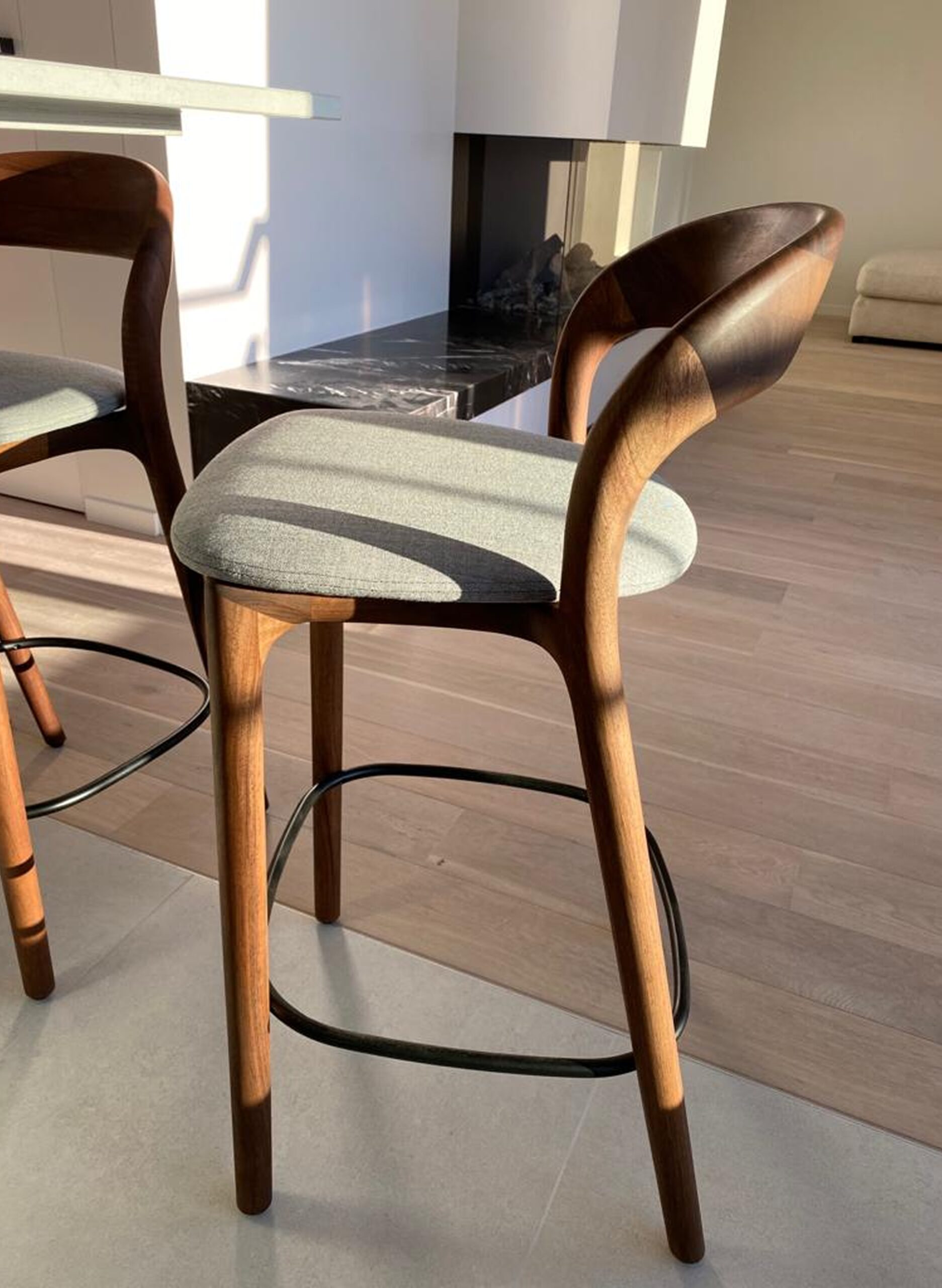 Neva light bar chair 65 - Image 9